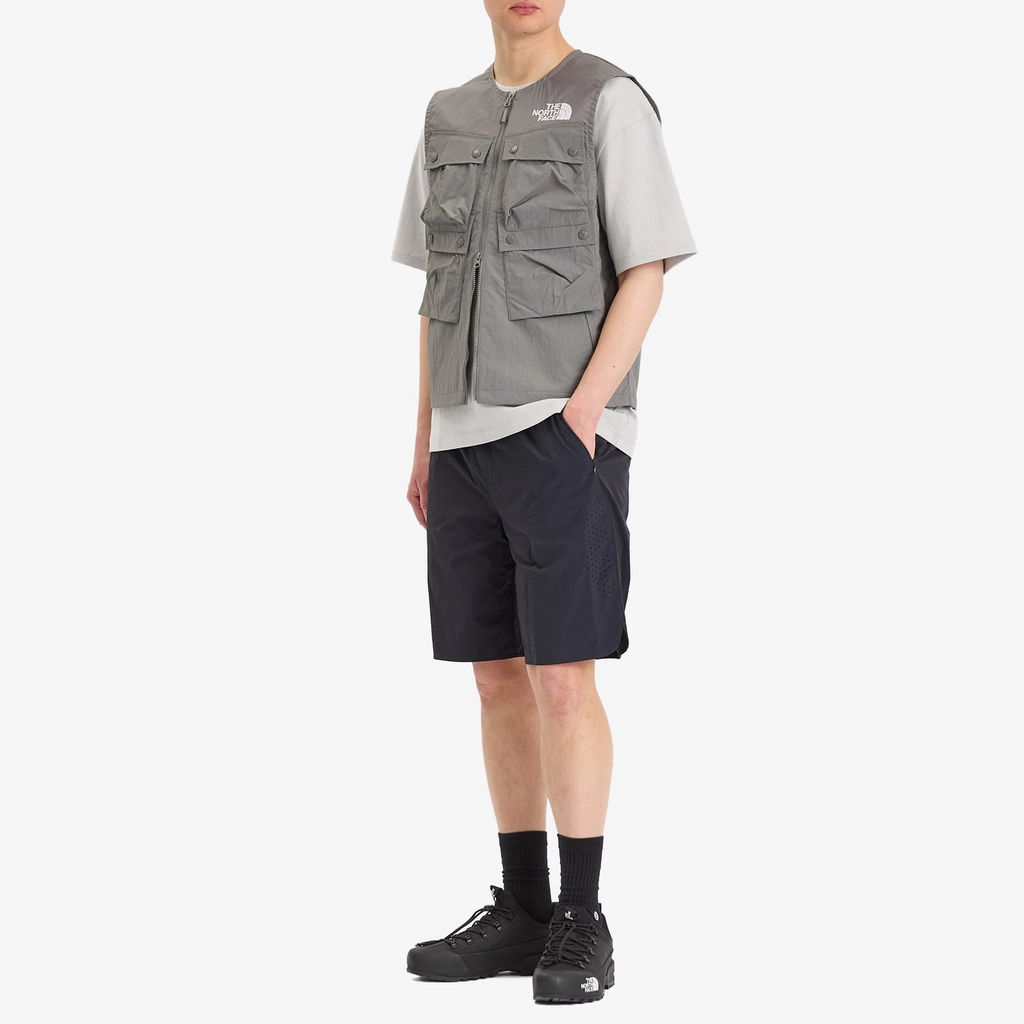 The North Face Men's Mountain Wind Vest Smoked Pearl
